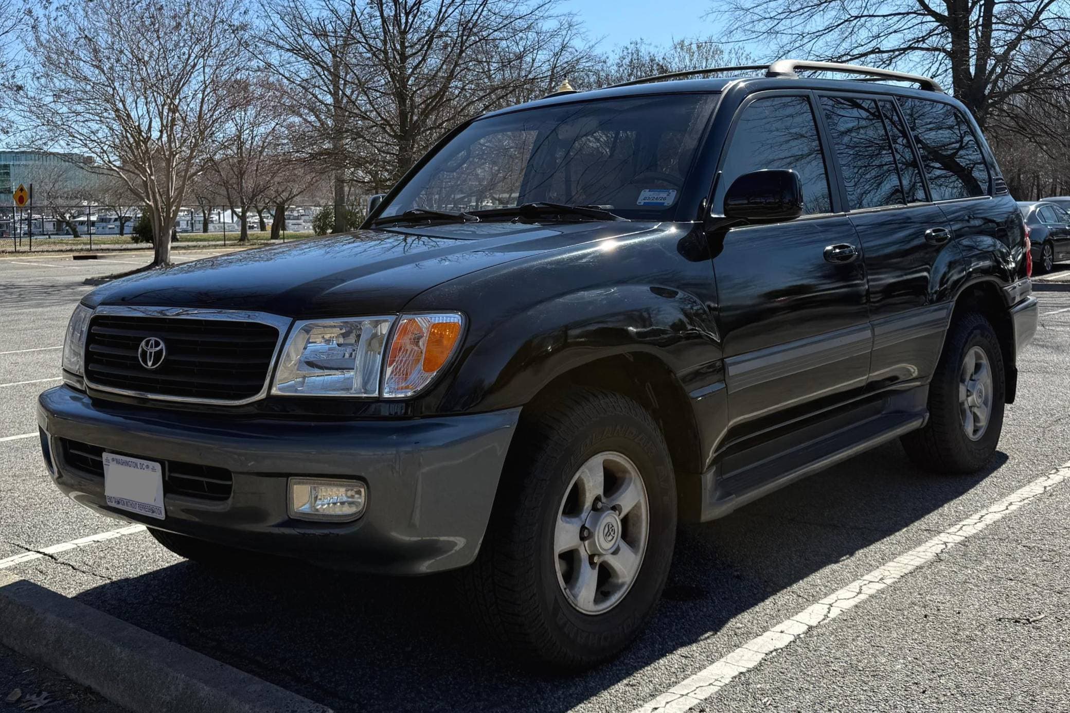 2001 Toyota Land Cruiser sold for $6,400