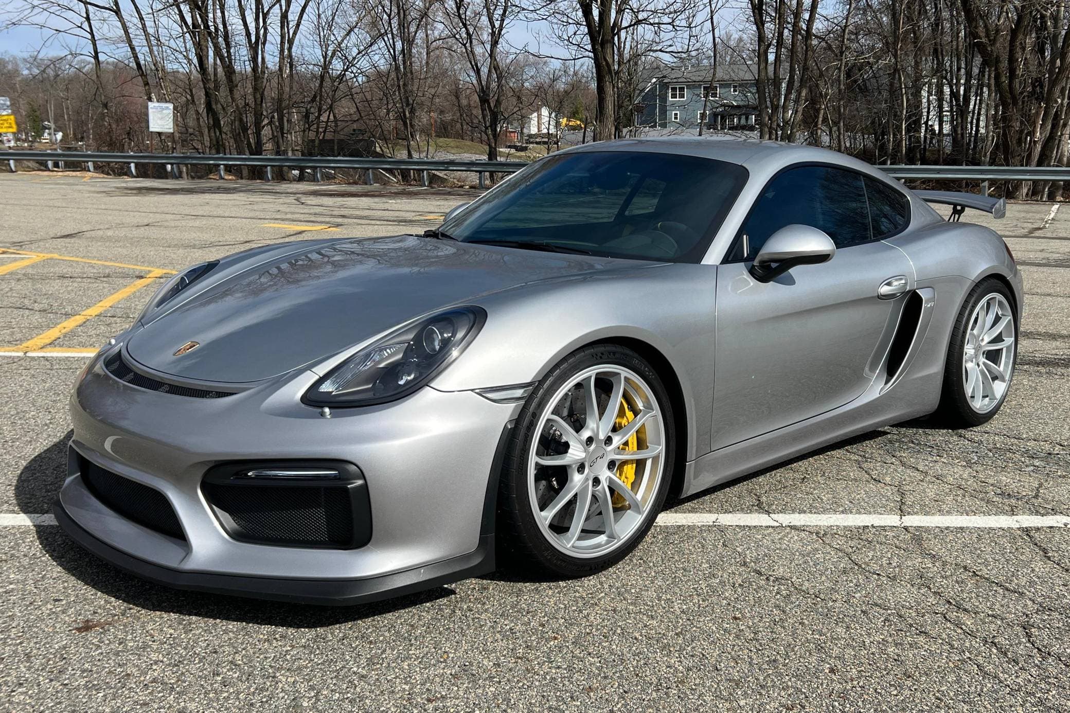 2016 Porsche 981 Cayman sold for $98,100