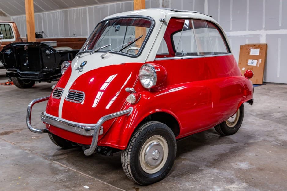 1958 BMW Isetta sold for $32,000