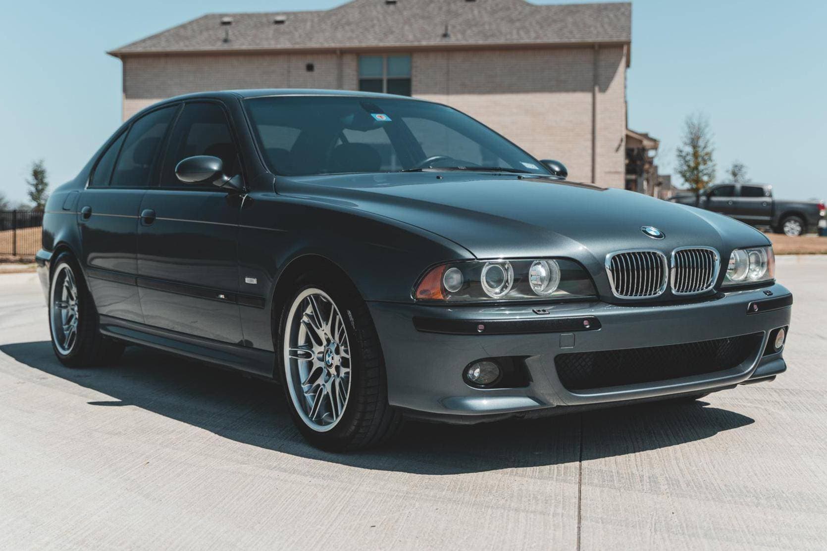 2001 BMW E39 M5 sold for $32,500