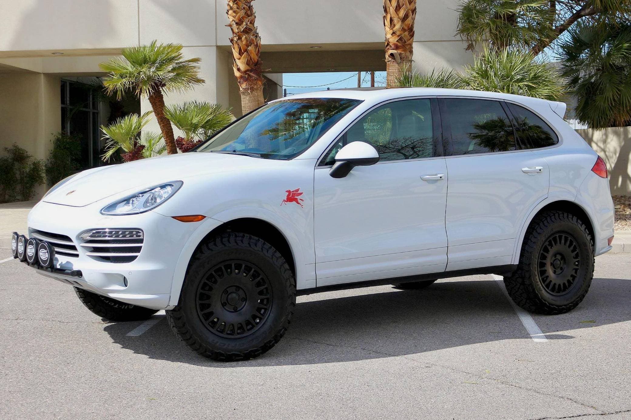 2014 Porsche Cayenne sold for $23,414