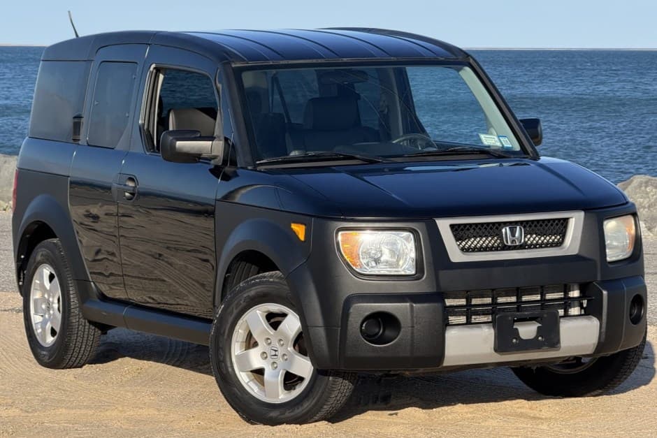2005 Honda Element sold for $13,750