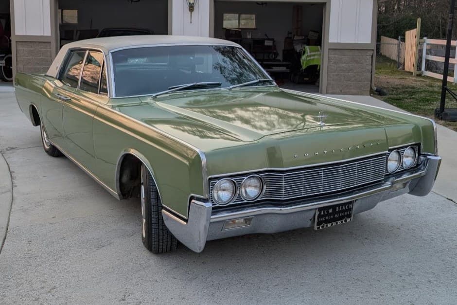 1967 Lincoln Continental (1961-1969) sold for $20,250