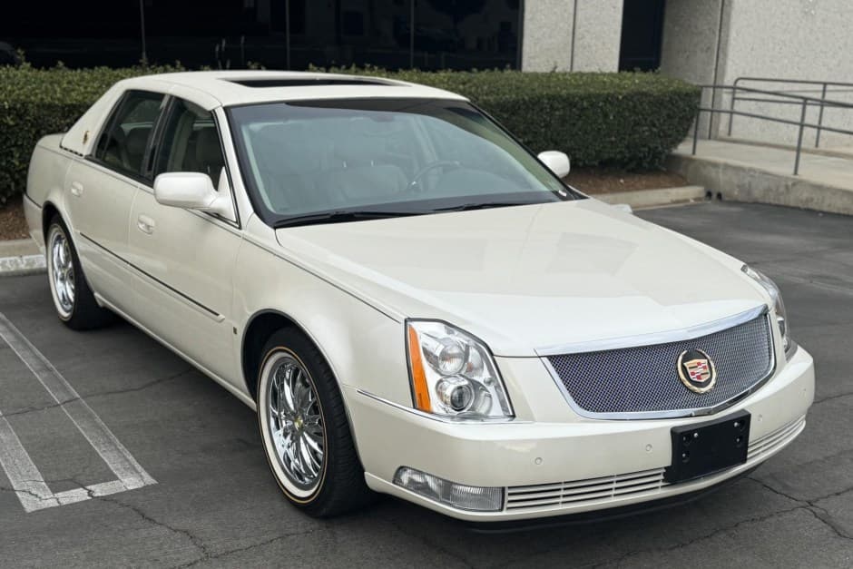 2007 Cadillac DTS sold for $16,750