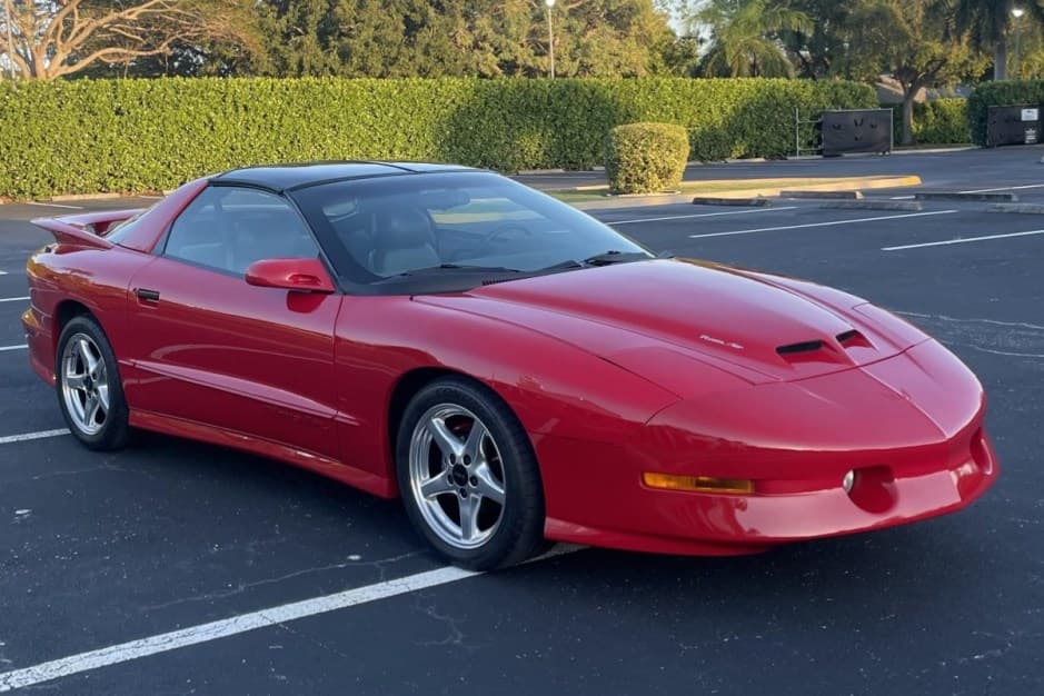 1997 Pontiac Firebird (1993-2002) sold for $19,250
