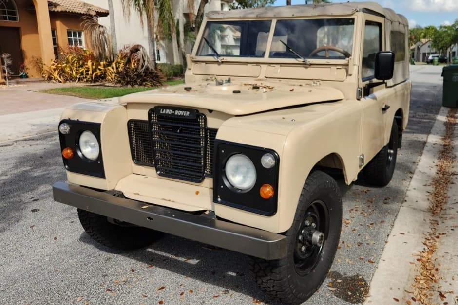 1976 Land Rover Series 88 sold for $20,000