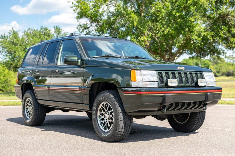 1995 Jeep ZJ Grand Cherokee sold for $11,500