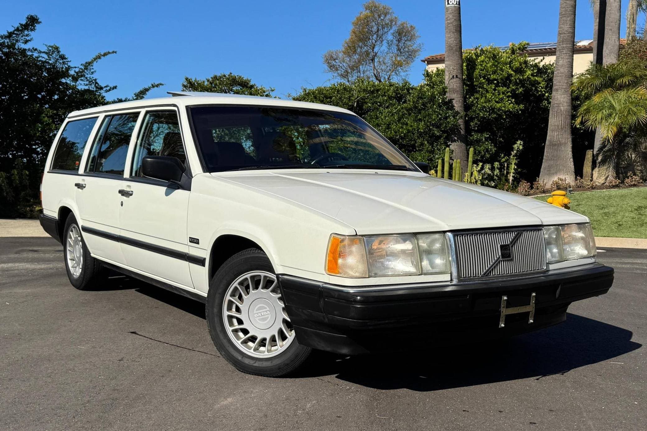 1993 Volvo 960 sold for $5,900