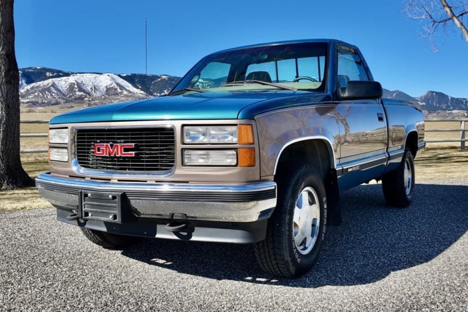 1997 GMC Sierra (GMT400 1988-2002) sold for $15,300
