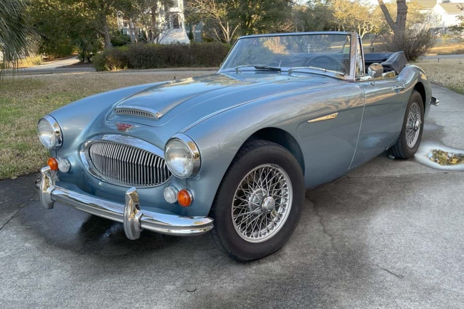 1965 Austin-Healey 3000 sold for $39,500