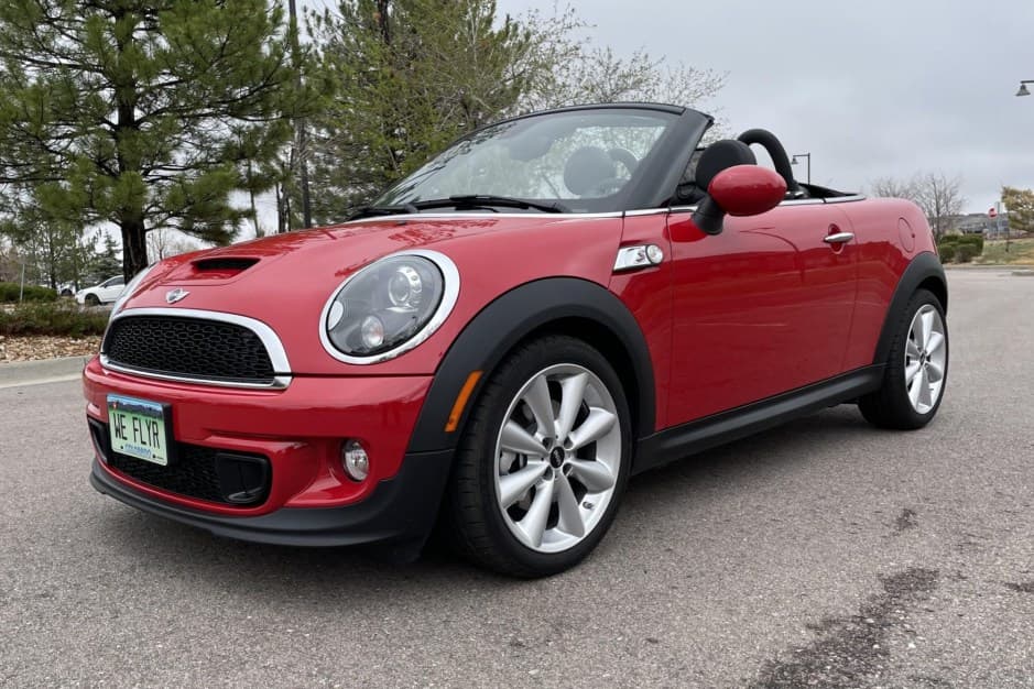 2014 Mini R58 & R59 Coupe & Roadster sold for $18,500