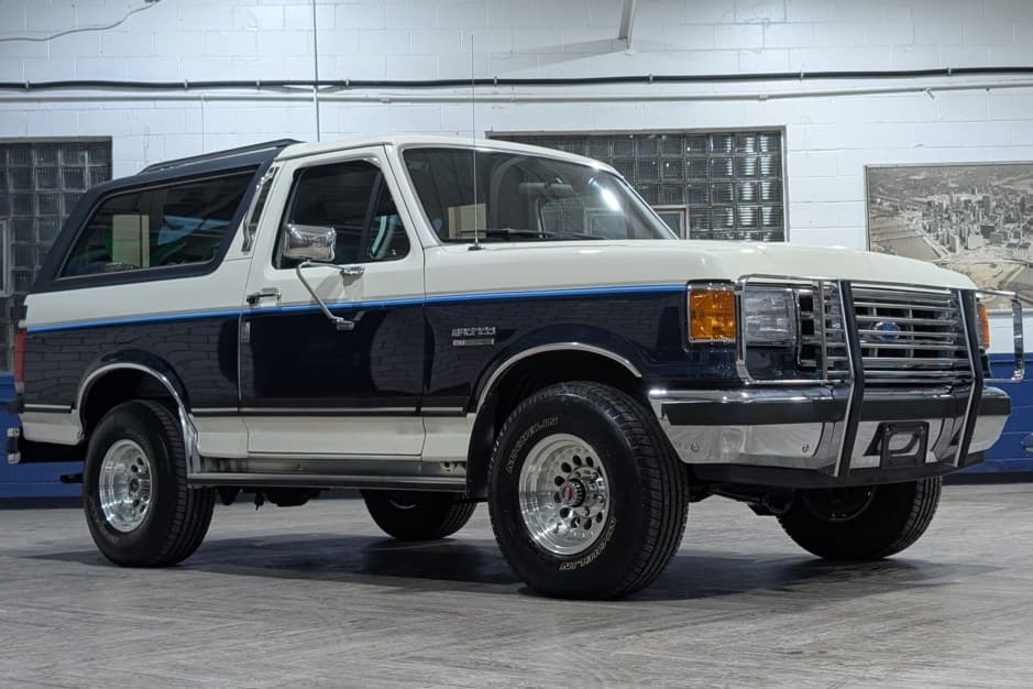 1988 Ford Bronco 4th-5th Generations 1987-1996 sold for $34,500