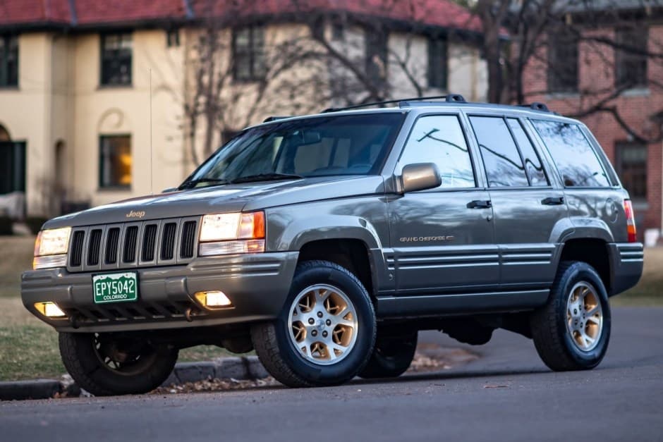 1998 Jeep ZJ Grand Cherokee sold for $15,500