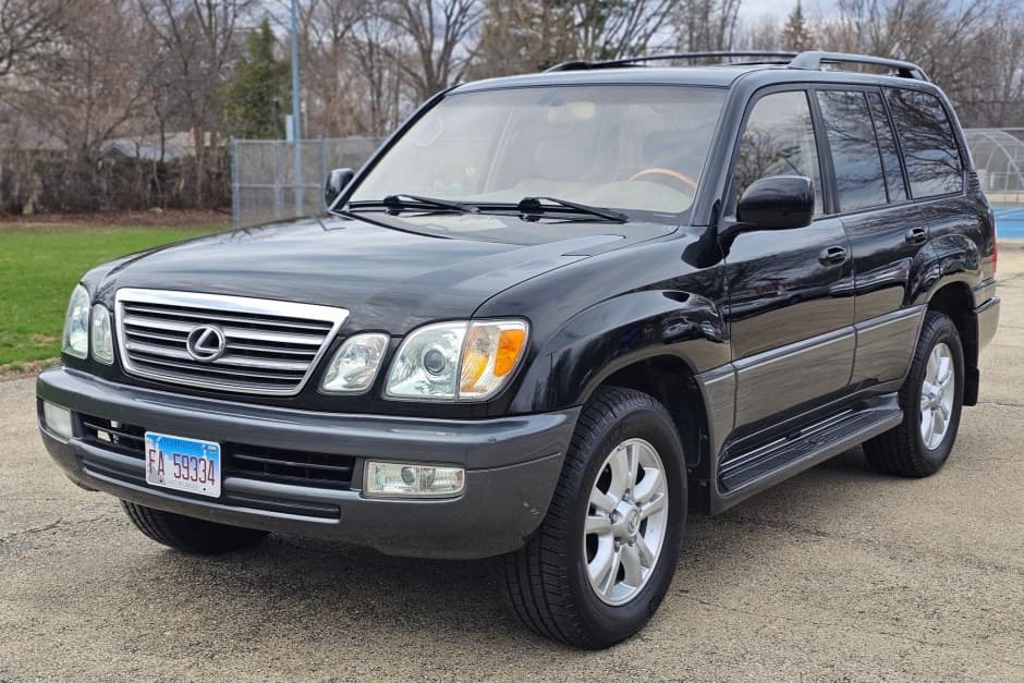 2003 Lexus LX470 sold for $18,900