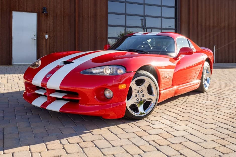 2002 Dodge Viper SR II (1996-2002) sold for $86,500