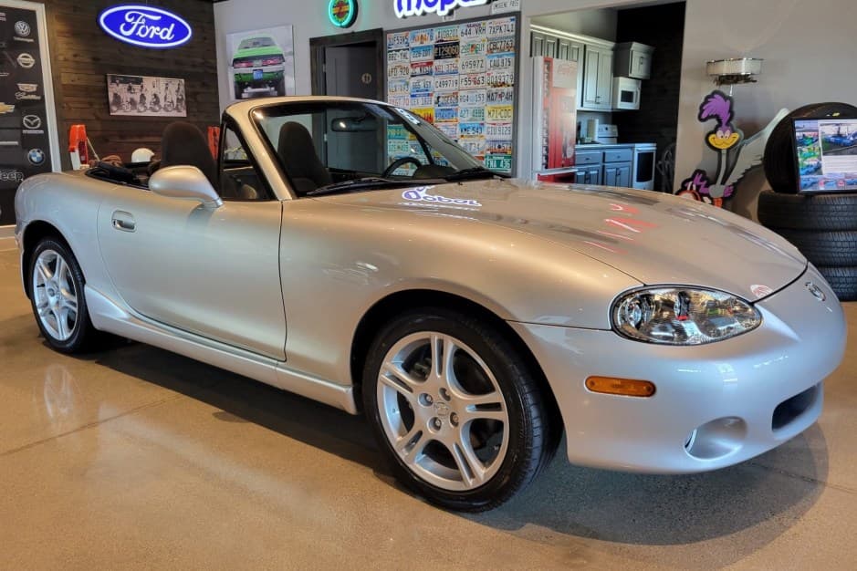 2005 Mazda NB MX-5 Miata sold for $15,300