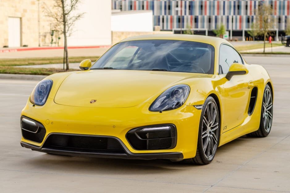 2015 Porsche 981 Cayman sold for $74,000