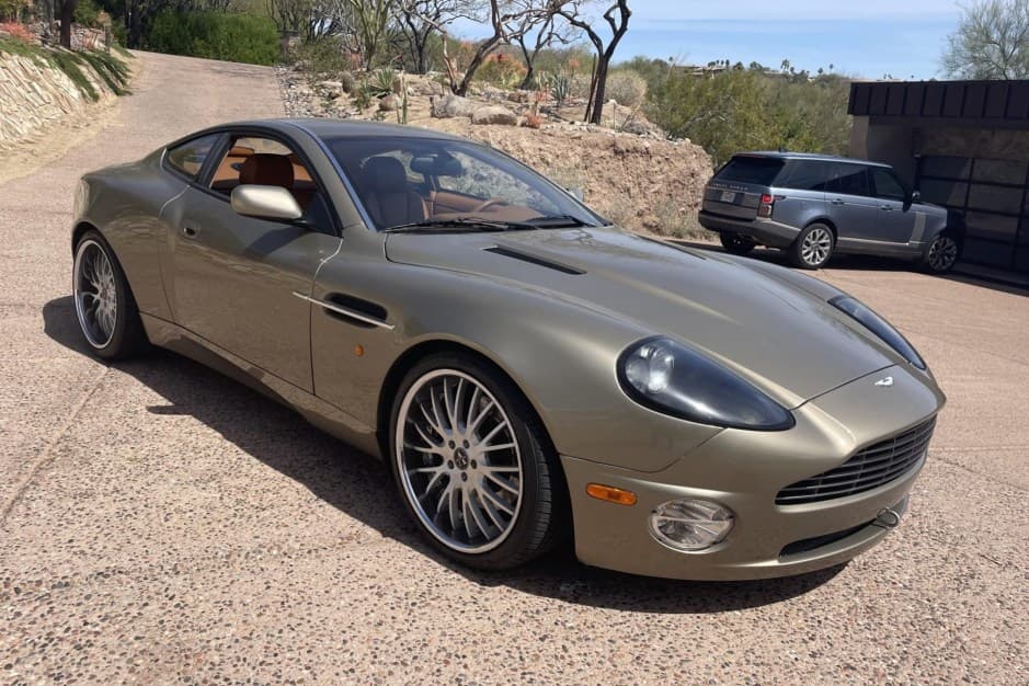 2003 Aston Martin Vanquish sold for $35,500