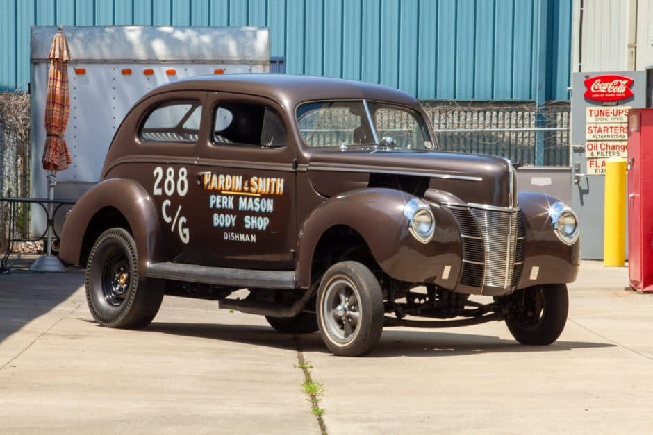 1940 Ford Standard, Deluxe, & Super Deluxe sold for $19,750