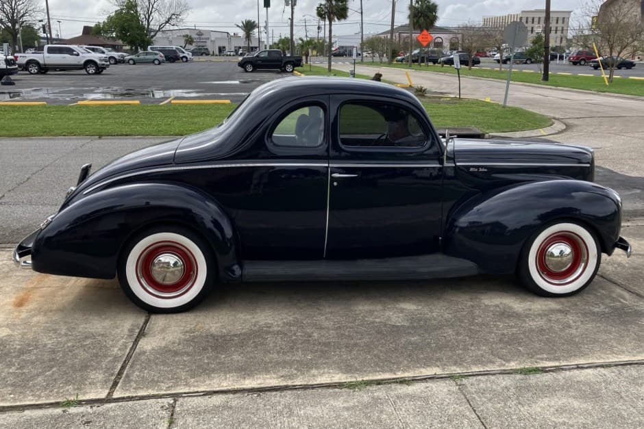 1940 Ford Standard, Deluxe, & Super Deluxe sold for $24,000