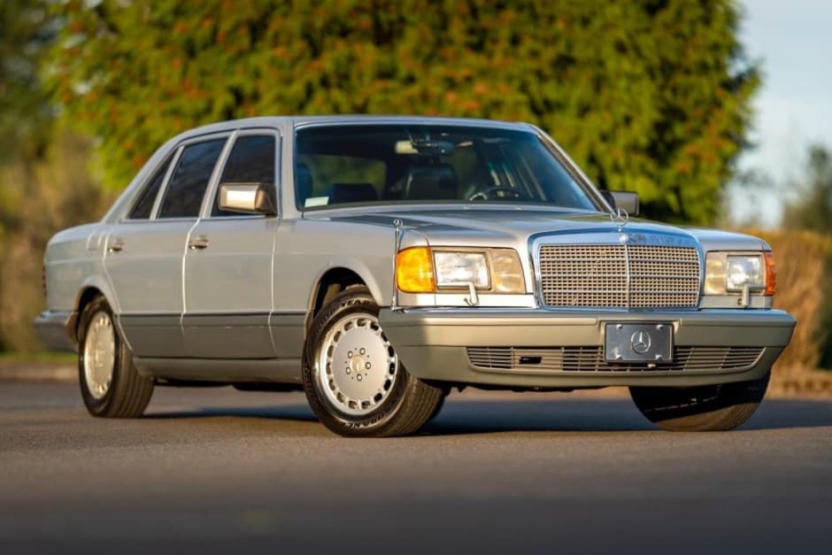 1988 Mercedes-Benz W126 S-Class sold for $6,800