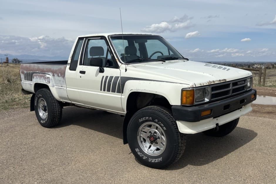 1987 Toyota Pickup (N50/N60/N70 1984-1988) sold for $9,100