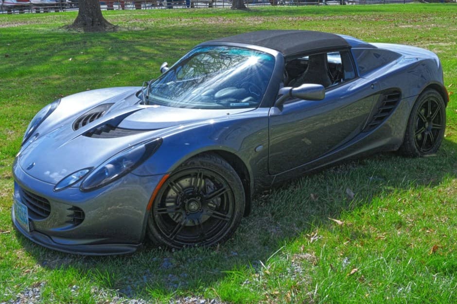 2005 Lotus Elise sold for $27,980