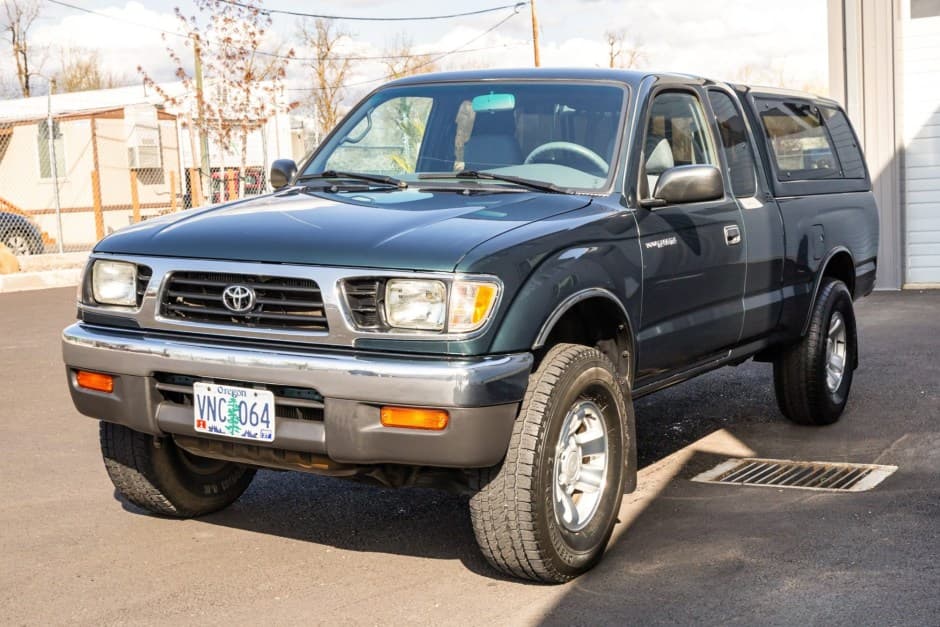 1997 Toyota Tacoma (N1X0 1995-2005) sold for $16,500