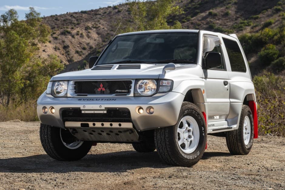 1998 Mitsubishi Pajero & Montero sold for $35,000