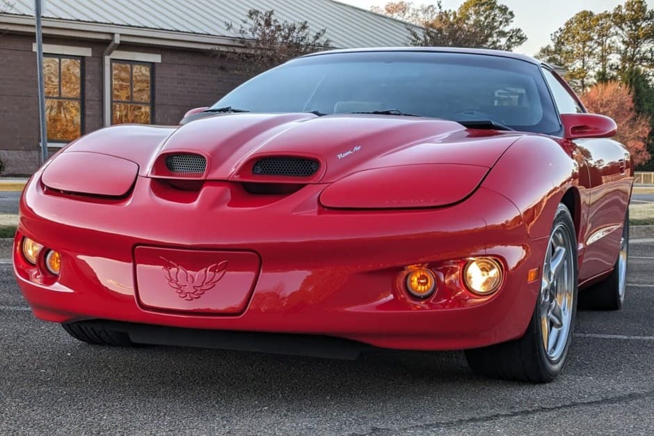 2000 Pontiac Firebird (1993-2002) sold for $20,250