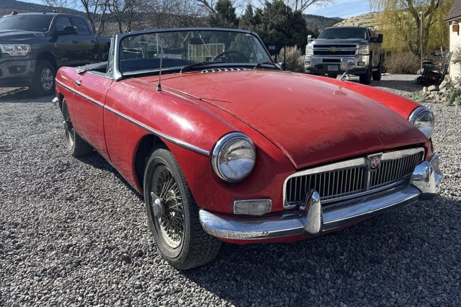 1963 MG MGB sold for $1,950