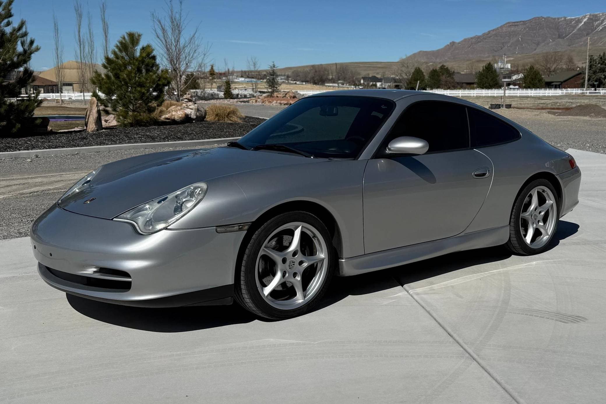 2002 Porsche 996 911 sold for $32,000