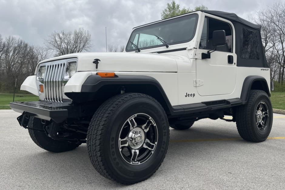 1995 Jeep Wrangler YJ (1987-1995) sold for $25,550
