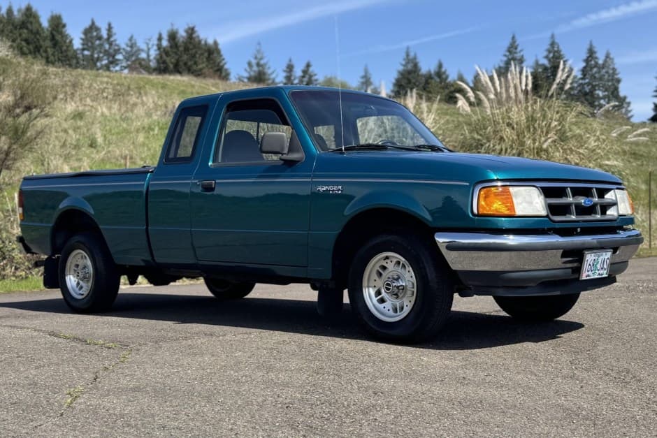 1994 Ford Ranger 1993-1997 sold for $10,100