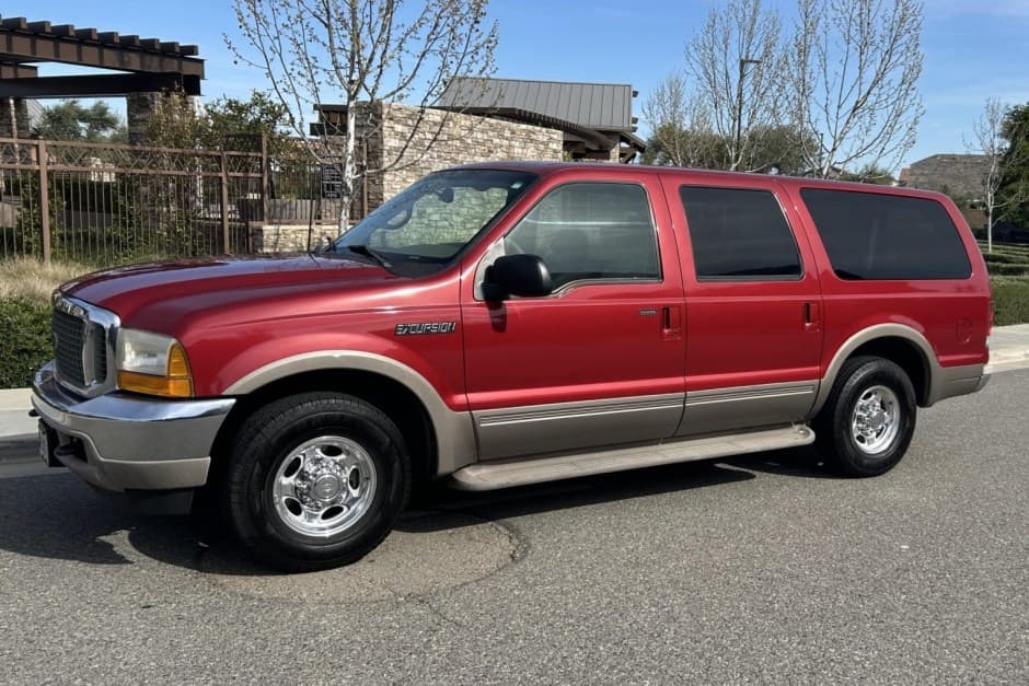 2000 Ford Excursion sold for $10,250