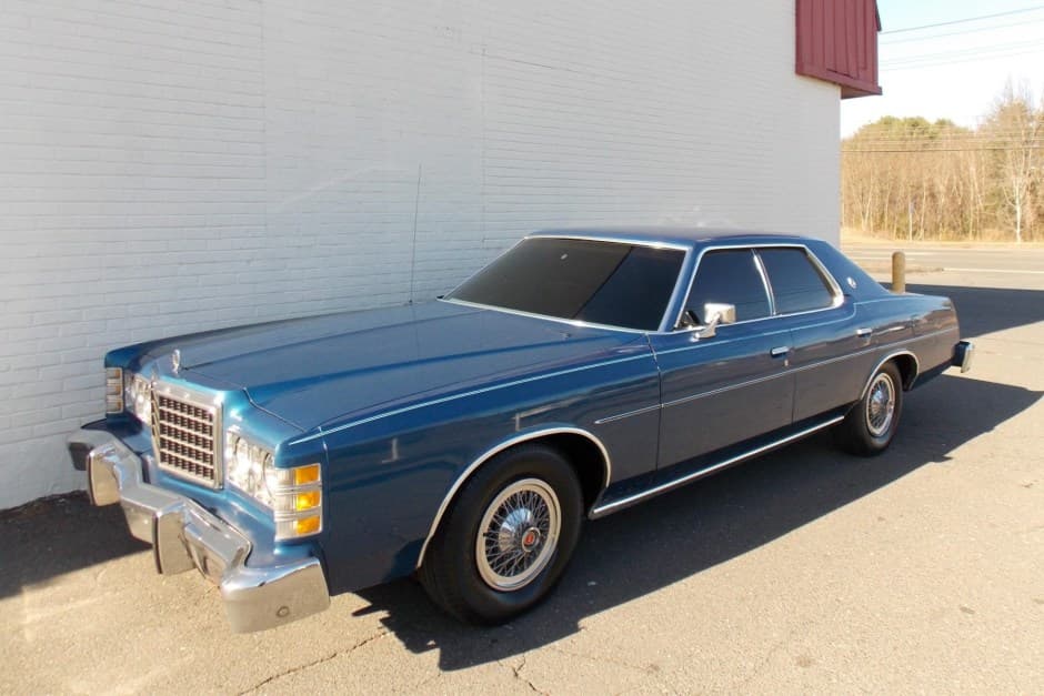 1977 Ford LTD sold for $5,400