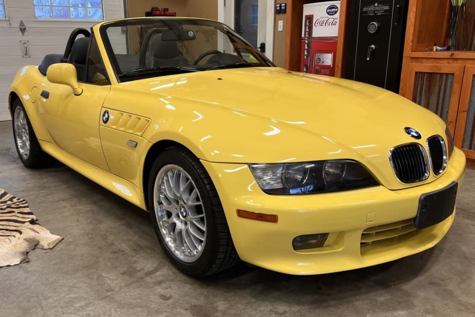 2001 BMW Z3 sold for $11,050