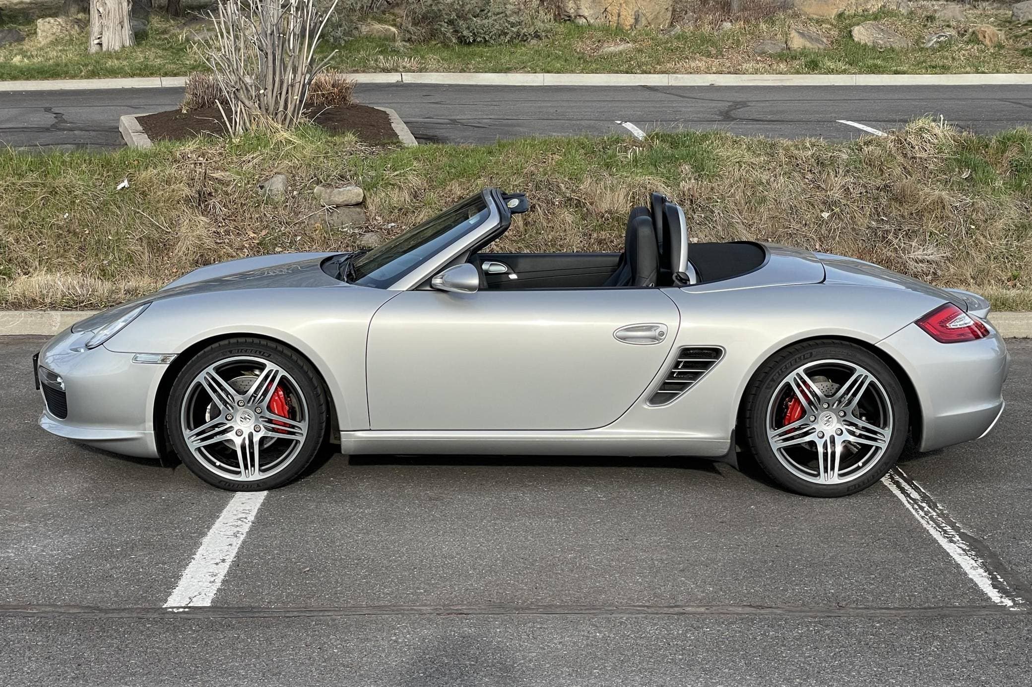 2008 Porsche 987 Boxster sold for $23,500