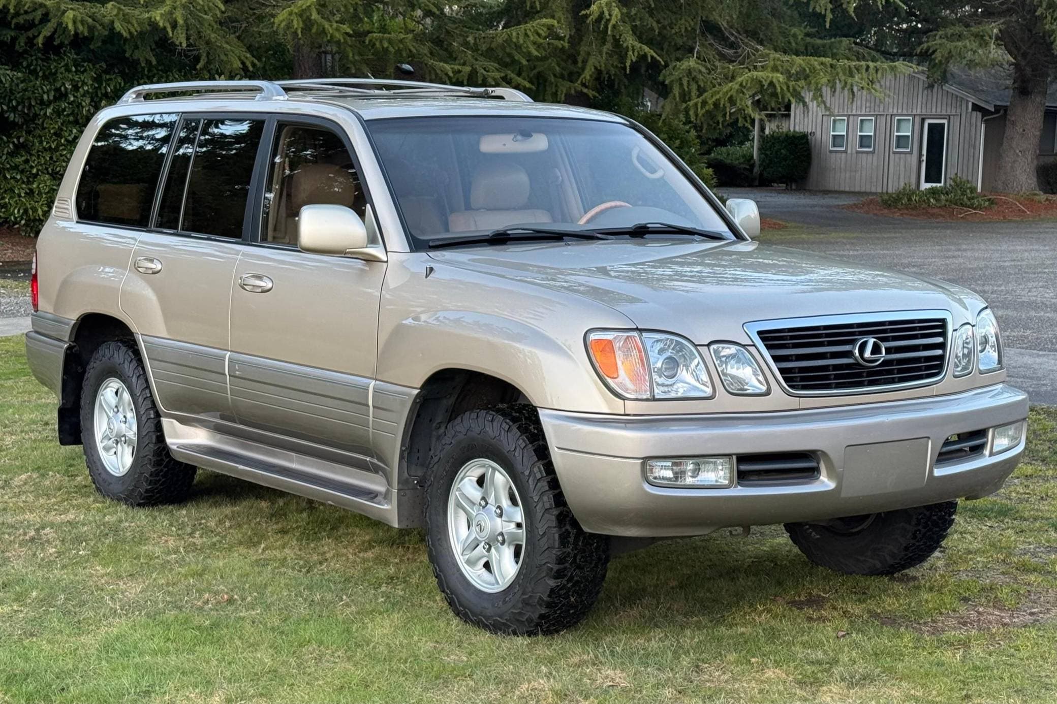 2000 Lexus LX sold for $13,500