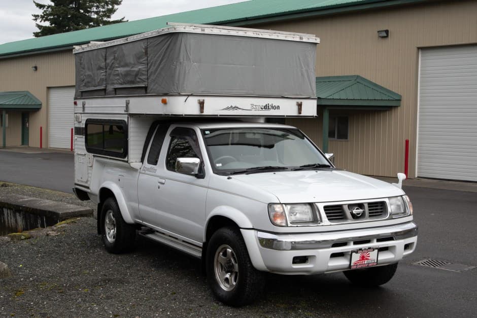 2000 Nissan Pickup sold for $12,250