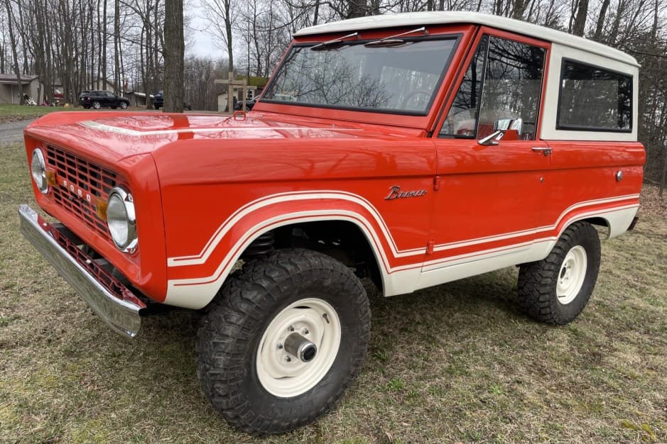 1972 Ford Bronco U13/U14/U15 1966-1977 sold for $65,000