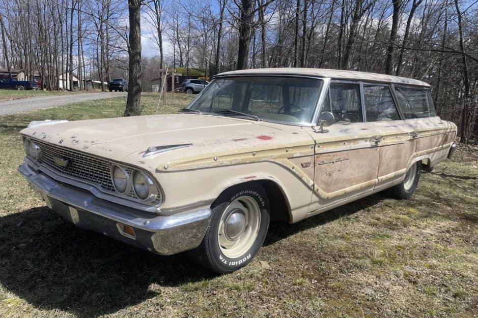 1963 Ford Country Squire sold for $11,250