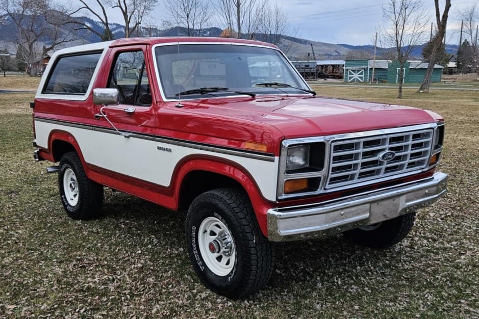 1985 Ford Bronco 3rd Generation 1980-1986 sold for $32,500