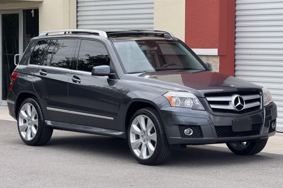 2010 Mercedes-Benz X204 GLK-Class sold for $13,000