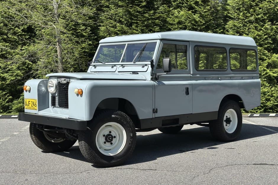 1959 Land Rover Series 109 sold for $13,000