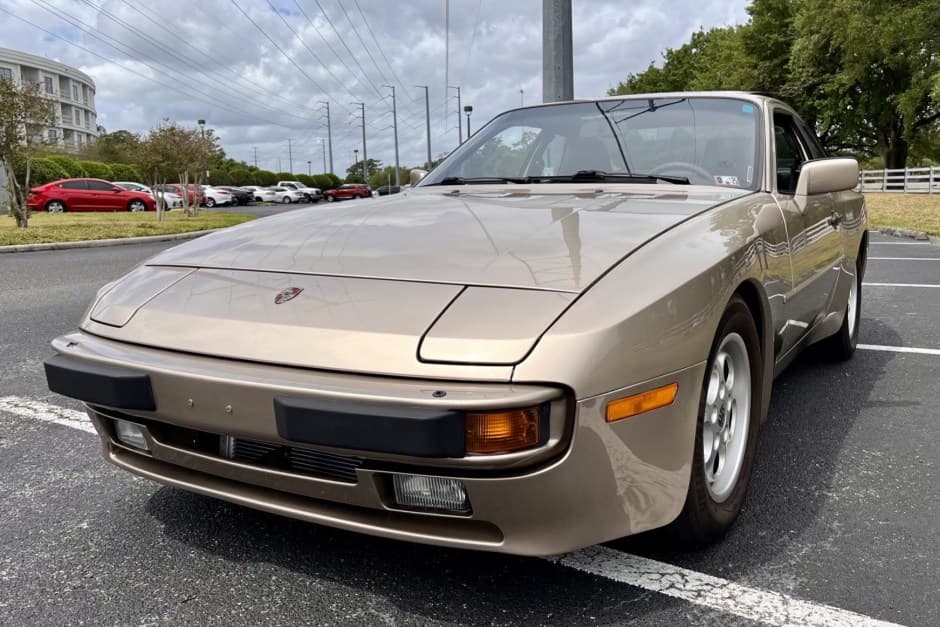 1985 Porsche 944 sold for $11,750