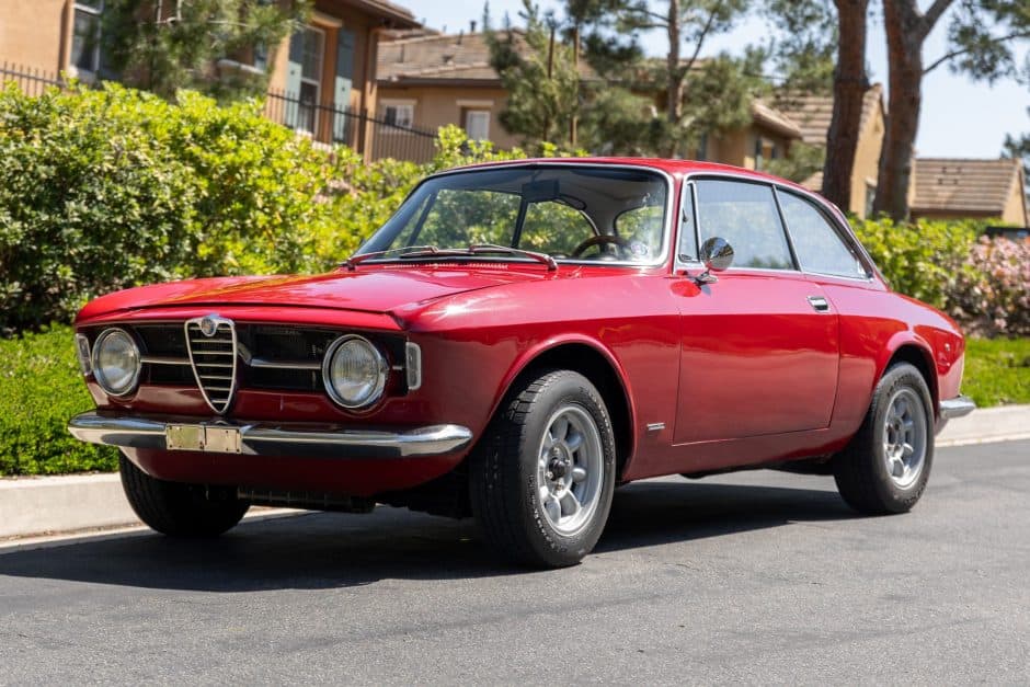 1970 Alfa Romeo 105/115 Series Coupe sold for $28,000