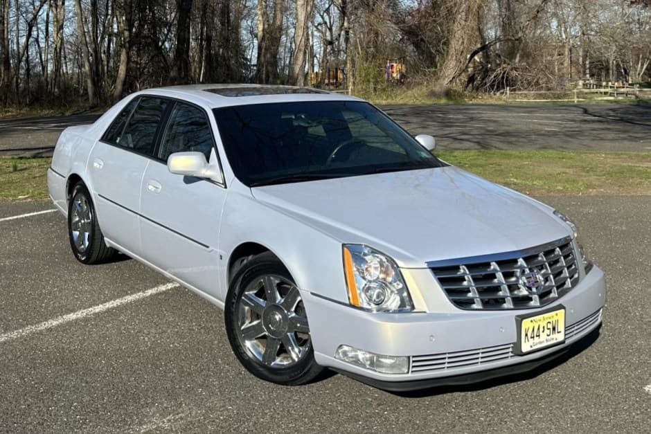 2006 Cadillac DTS sold for $13,100