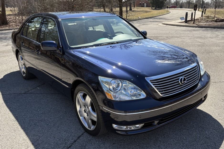 2005 Lexus LS Sedan sold for $28,750