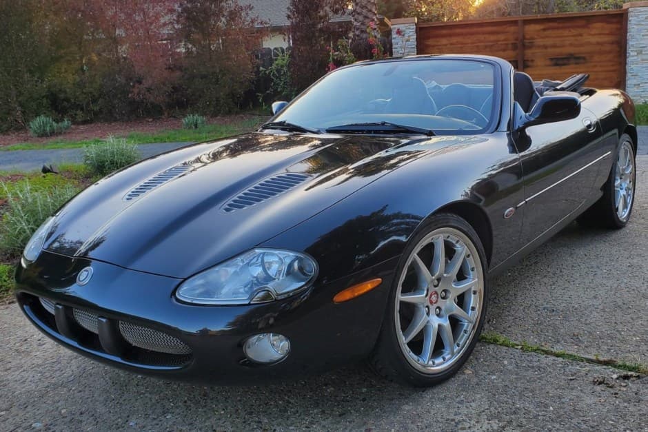2002 Jaguar XKR sold for $15,845